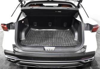 Подержанный автомобиль Omoda C5 2022 года (19 фото)