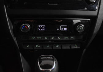 Подержанный автомобиль Skoda Rapid Liftback 2019 года (16 фото)