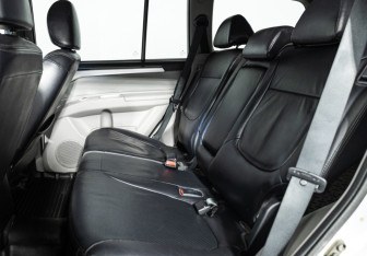 Подержанный автомобиль Mitsubishi Pajero Sport 2011 года (10 фото)