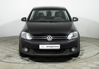 Подержанный автомобиль Volkswagen Golf Plus 2012 года (2 фото)