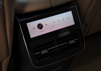 Подержанный автомобиль Voyah Free 2023 года (25 фото)