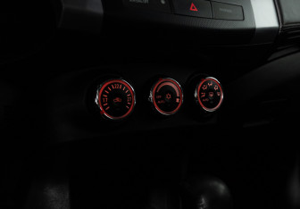 Подержанный автомобиль Mitsubishi Outlander 2012 года (15 фото)