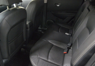 Подержанный автомобиль Nissan Qashqai 2007 года (10 фото)