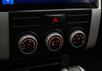 Подержанный автомобиль Nissan X-Trail 2010 года (15 фото)