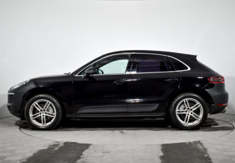 Подержанный автомобиль Porsche Macan 2017 года (8 фото)