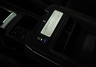 Подержанный автомобиль Toyota Land Cruiser Prado 2011 года (18 фото)