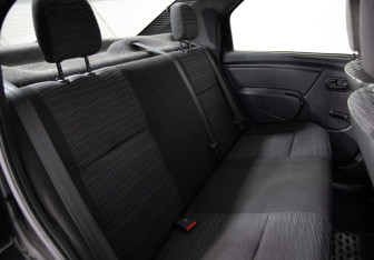 Подержанный автомобиль Renault Logan Sedan 2012 года (15 фото)