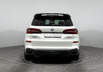 Подержанный автомобиль BMW X5 2021 года (6 фото)