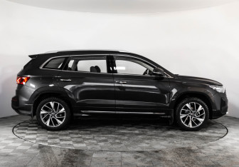 Подержанный автомобиль Jetta VS7 2024 года (4 фото)