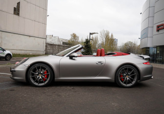 Подержанный автомобиль Porsche 911 Convertible 2013 года (8 фото)