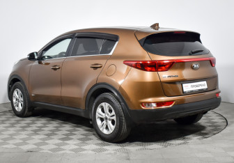 Подержанный автомобиль Kia Sportage 2017 года (7 фото)