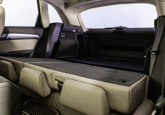 Подержанный автомобиль Audi Q5 2012 года (24 фото)