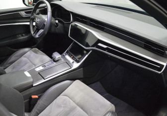 Подержанный автомобиль Audi A6 Sedan 2024 года (12 фото)