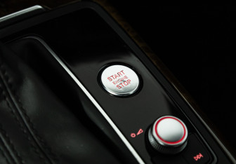 Подержанный автомобиль Audi A6 Sedan 2014 года (18 фото)