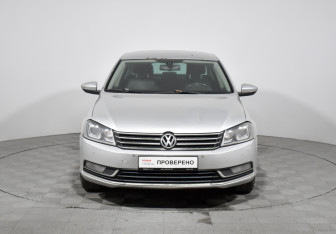 Подержанный автомобиль Volkswagen Passat Sedan 2011 года (2 фото)