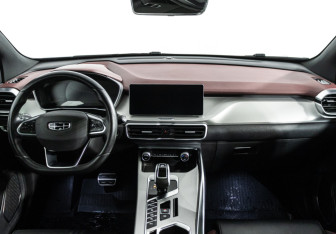 Подержанный автомобиль Geely Coolray 2021 года (13 фото)