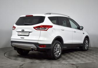 Подержанный автомобиль Ford Kuga 2013 года (5 фото)