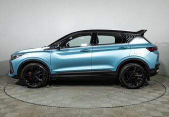 Подержанный автомобиль Geely Coolray 2023 года (10 фото)