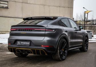 Подержанный автомобиль Porsche Cayenne 2023 года (6 фото)