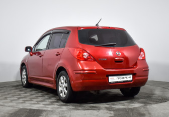 Подержанный автомобиль Nissan Tiida Hatchback 2011 года (7 фото)