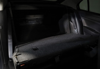 Подержанный автомобиль Skoda Rapid Liftback 2016 года (20 фото)