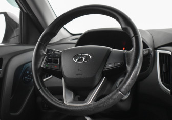 Подержанный автомобиль Hyundai Creta 2017 года (14 фото)