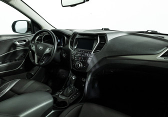 Подержанный автомобиль Hyundai Santa Fe 2017 года (9 фото)