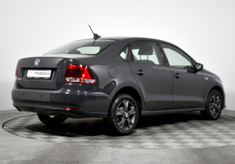 Подержанный автомобиль Volkswagen Polo Sedan 2017 года (5 фото)