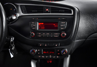 Подержанный автомобиль Kia Ceed Wagon 2018 года (17 фото)