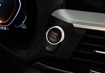 Подержанный автомобиль BMW X3 2020 года (18 фото)