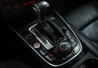 Подержанный автомобиль Audi Q5 2009 года (17 фото)
