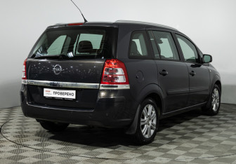 Подержанный автомобиль Opel Zafira Compactvan 2013 года (5 фото)