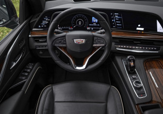 Подержанный автомобиль Cadillac Escalade Suv 2021 года (11 фото)