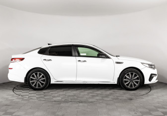 Подержанный автомобиль Kia Optima Sedan 2019 года (4 фото)