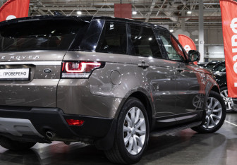 Подержанный автомобиль Land Rover Range Rover Sport 2017 года (12 фото)