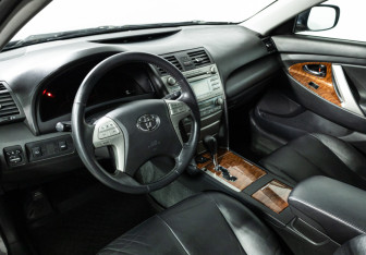 Подержанный автомобиль Toyota Camry Sedan 2008 года (11 фото)