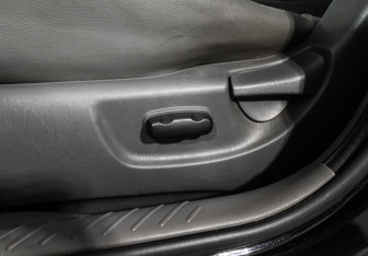 Подержанный автомобиль Ford Escape 2000 года (18 фото)