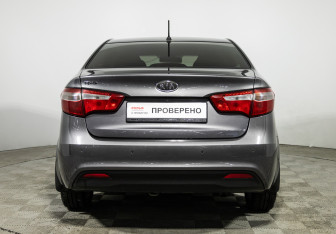 Подержанный автомобиль Kia Rio Sedan 2012 года (6 фото)