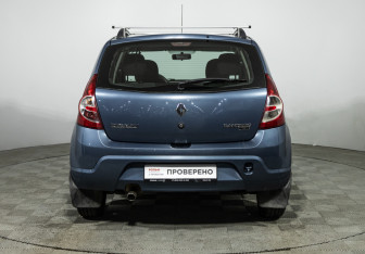 Подержанный автомобиль Renault Sandero 2012 года (6 фото)