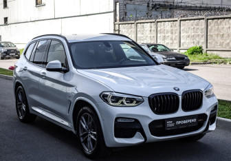 Подержанный автомобиль BMW X3 2019 года (4 фото)