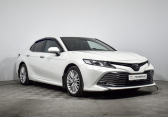 Подержанный автомобиль Toyota Camry Sedan 2018 года (3 фото)