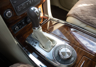 Подержанный автомобиль Infiniti QX80 2015 года (20 фото)