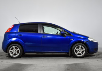Подержанный автомобиль Fiat Punto Hatchback 2008 года (4 фото)