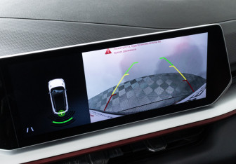 Подержанный автомобиль Geely Coolray 2023 года (16 фото)