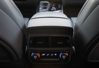 Подержанный автомобиль Audi Q7 2019 года (14 фото)