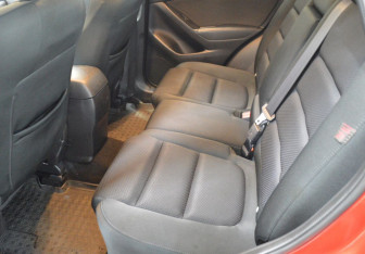 Подержанный автомобиль Mazda CX-5 2015 года (11 фото)