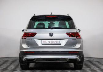 Подержанный автомобиль Volkswagen Tiguan 2019 года (6 фото)