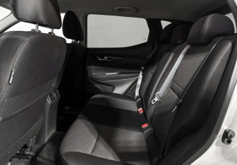 Подержанный автомобиль Nissan Qashqai 2017 года (12 фото)