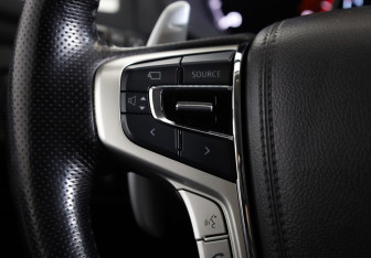 Подержанный автомобиль Mitsubishi Pajero Sport 2018 года (10 фото)