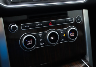 Подержанный автомобиль Land Rover Range Rover 2017 года (19 фото)